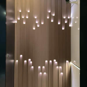 Panneau de grille ciel étoilé au design d'éclairage unique, décoration intérieure, lamelles WPC, panneau mural rainuré en fibre de <span class=keywords><strong>bambou</strong></span> résistant aux intempéries - Product Image 1