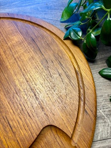 Planche à découper ronde rainurée avec rainure pour les jus, surface épaisse et lisse, idéale pour couper, servir et une utilisation en cuisine moderne - Product Image 5