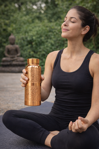 Bouteille d'eau potable en cuivre ayurvédique, bouteille en cuivre martelé artisanale, vente en gros, bouteille d'eau en cuivre traditionnelle de luxe - Product Image 6