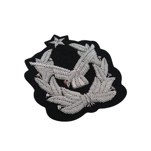 Insignias de Fieltro Bordadas a Mano de Lujo Hechas a Medida, Estilo Nuevo, Servicio OEM, Insignia Bordada - Product Image 5