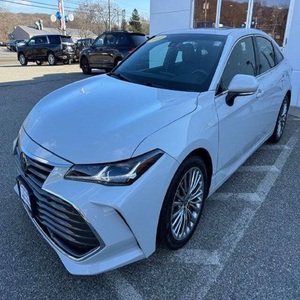 Toyota Avalon 2022 en parfait état - Product Image 1