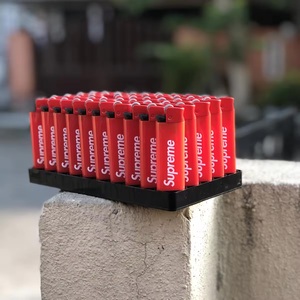 Briquet de cricket coupe-vent rechargeable et coloré avec fonction torche - Vente en gros, rechargeable, portable, pour voyage - Product Image 6