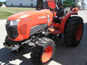 รถแทรกเตอร์ L4701คูโบตาที่ใช้ในการเกษตร4x4รถแทรกเตอร์ล้อ4WD ฟาร์มขนาดเล็ก - Product Image 3