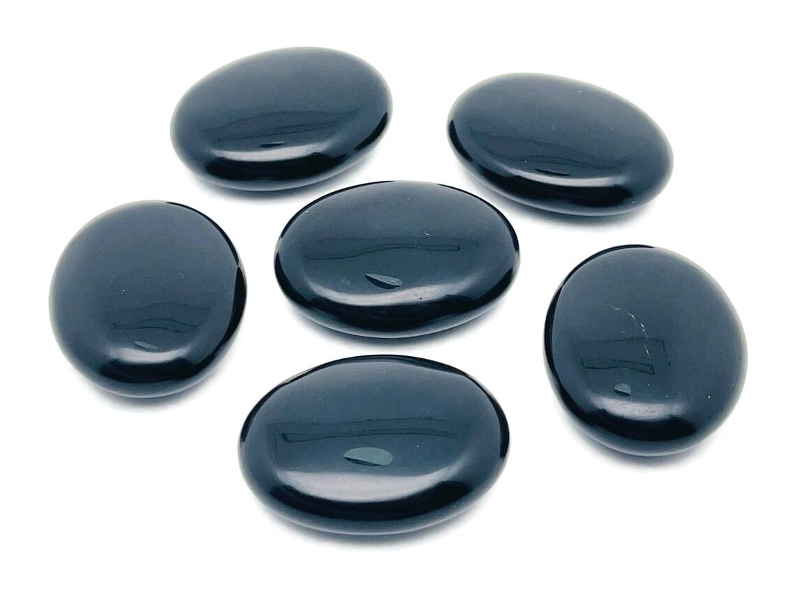 หินออบซิเดียนสีดำ