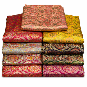 Tissu en soie brocart Banarasi de luxe, jacquard tissé, motif géométrique abstrait, résistant à l'abrasion, pour robes de mariée et tenues pour filles, vente en gros - Product Image 1
