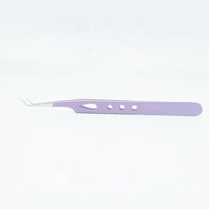 Pince à épiler droite conçue par des professionnels Isolation de la pince à épiler en forme de pied - Product Image 1