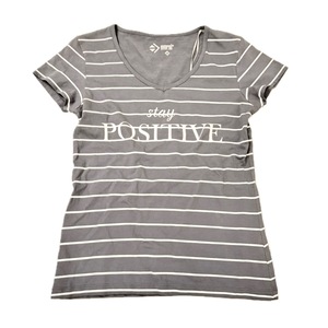 Diseño popular más popular Mercado de tendencia de la UE Venta caliente Camiseta de mujer con estampado de rayas Camiseta de mujer de calidad superior ajustada suelta - Product Image 1