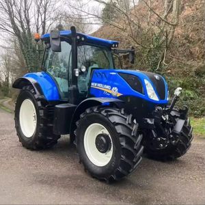 Tracteur 4x4 d'occasion/neuf à prix avantageux, New Holland avec chargeur et équipement agricole, machines agricoles - Product Image 2