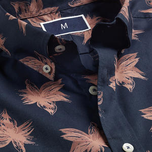 เสื้อพิมพ์ลายสำหรับผู้ชายทรงเข้ารูปปกติแขนสั้นงานปักป้ายโลโก้ - Product Image 4