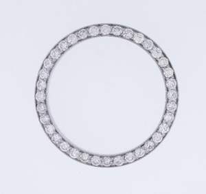 Lunette de luxe personnalisée 41mm lunette de montre de luxe sertissage à la main diamant Moissanite VVS - Product Image 2