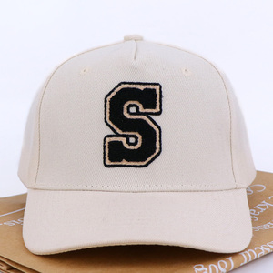 Gorra de béisbol con bordado de toalla profesional Gorras de béisbol hechas en Pakistán Gorra de béisbol de 5 paneles personalizada con logotipo - Product Image 2