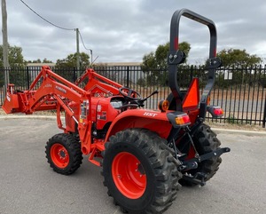 Mini tractor usado Kubota 25hp 30hp 35hp 40hp con cargador frontal y retroexcavadora - Product Image 4