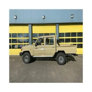 Camioneta Usada en Perfectas Condiciones con Techo Rígido 4x4 Land Cruiser GRJ79 SUV - Product Image 1