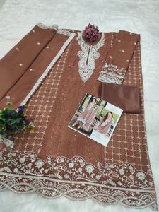 Salwar Kameez Pakistaní de Diseño con Bordado Completo, Trabajo de Lentejuelas y Bordado Zarkan - Product Image 2