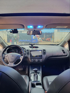 K3 Sedán 2024 Nuevo, 5000 km, Eficiente en Consumo de Combustible, Techo Solar, Arranque sin Llave, R18, Cámara Automática, Portaequipajes Metálico Izquierdo - Product Image 2