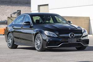 Mercedes-AMG C63 Sedán 2016 Usado, 13800 Millas, 1 Dueño, Motor V8 Twin-Turbo de 469 hp, Sin Modificar - Product Image 2
