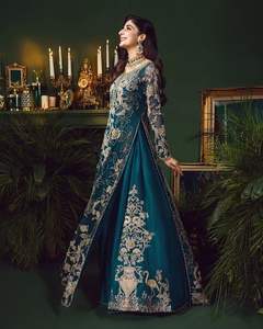 Superbe broderie sur Kurta & Lehenga Choli en soie 2024 nuptiale au sol ornée de perles de verre en cristal et de travaux Dabka - Product Image 4