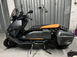 สกู๊ตเตอร์ไฟฟ้ารุ่นใหม่ BM CE 04 กำลังไฟ 31 กิโลวัตต์ 42 แรงม้า ความเร็วสูงสุด 120 กม./ชม. ระยะทางวิ่งสูงสุด 130 กม. แบตเตอรี่ 8.9 กิโลวัตต์ชั่วโมง พร้อมหน้าจอแสดงผลอัจฉริยะ TFT - Product Image 4