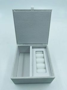 กล่องเก็บเครื่องประดับแบบพกพา ลายดอกไม้หลากสี ปักมือด้วยผ้าฝ้าย รูปทรงปรับแต่งได้ สำหรับใส่สร้อยคอ ต่างหู - Product Image 3