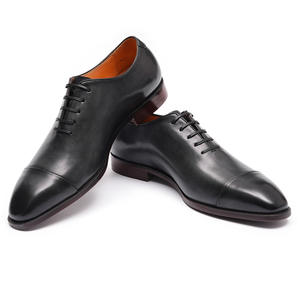 Chaussures habillées en cuir de style brogue avec détails perforés et semelle intérieure amortissante pour hommes, idéales pour les rendez-vous professionnels - Product Image 3