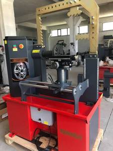 ZETAMAK RSM2400S Máquina enderezadora de llantas Equipo esencial de reparación de vehículos - Product Image 3