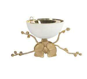 Tazón artístico de metal dorado con base floral esculpida agrega glamour a hogares modernos y exhibiciones de mesa - Product Image 3