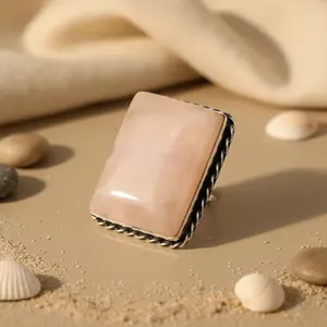 Bagues tendance en or rose et argent pour femmes, bijoux de caractère avec incrustation de pierre précieuse rose naturelle, marque privée sous licence 'IS' - Product Image 2