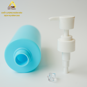 Bouteilles en plastique vertes personnalisées de 500ml du fabricant vietnamien pour lotion pour le corps revitalisant shampooing nettoyant pour le visage écologique" - Product Image 3