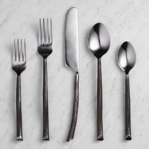 Ensemble de 4 couverts en laiton faits à la main, respectueux de l'environnement, alliant beauté et durabilité pour une expérience exceptionnelle - Product Image 2
