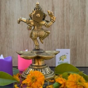 Idole du seigneur Ganesha en laiton fabriquée à la main pour la décoration intérieure et le culte du temple avec finition dorée antique - Product Image 4