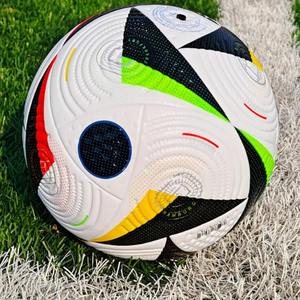 Ballon de football léger et écologique taille 5, sans couture, professionnel, disponible pour les jeunes et les adultes, durable, haute élasticité, entraînement et jeu - Product Image 5