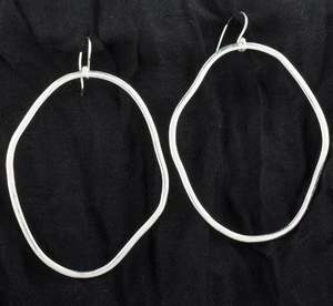 ต่างหูทองเหลืองทำด้วยมือสำหรับผู้หญิงต่างหูห่วงทองเหลืองน้ำหนักเบาต่างหูระย้าสไตล์วินเทจ - Product Image 4