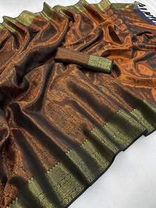 Kubera Pattu kanjivaram soie zari Soie avec zari cuivre et contraste zari bordure brocart chemisier avec taseels lourds - Product Image 6