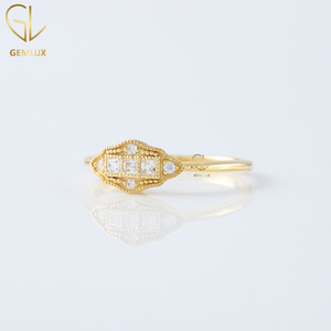 Bague vintage Art déco Estate Milgrain Ring, bague édouardienne, bague antique en moissanite à trois pierres de taille princesse pour femme - Product Image 6