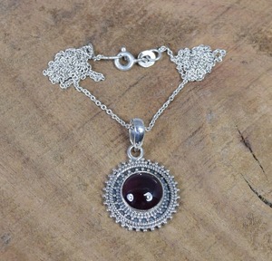 Granate piedra preciosa mujer colgante accesorios granate 925 plata esterlina piedra preciosa colgante enero piedra natal colgante regalo para ella - Product Image 3