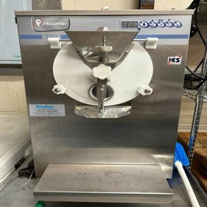 Máquina de helados automática de 3 sabores, máquina comercial para hacer helados suaves para negocios, camión de helados - Product Image 1