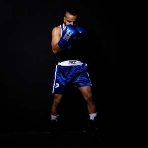 Guantes de Boxeo Personalizados Astra, Guantes de MMA de Cuero Vacuno en Tallas 8oz 10oz 12oz 14oz 16oz con Logotipo Personalizado y Patrón Impreso - Product Image 5