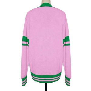 เสื้อคาร์ดิแกนคอวี แขนยาว ปักลาย ระบายอากาศได้ดี ติดกระดุมเม็ดเดียว สีชมพูเขียว มีกระเป๋า  รุ่น Custom 190-8 Alpha Sorority  ถักจากอะคริลิก - Product Image 3