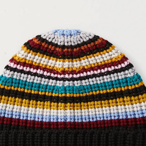 Bonnets d'hiver tricotés pour femmes très vendus au design personnalisé Bonnets à la mode disponibles dans toutes les tailles - Product Image 3