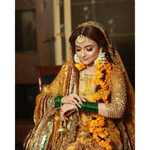 Ensemble Sharara de Mariée Pakistanaise Jaune Moutarde de Luxe, Broderie Main Lourde et Travail Gota, pour Femme, Mariage, Mehndi, Mayoun, Gharara - Product Image 6