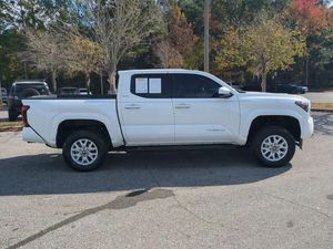 ขายรถโตโยต้า ทาโคมา SR5 ปี 2024 เกียร์ธรรมดา พวงมาลัยซ้าย สีดำ รุ่นเทอร์โบ เบาะผ้า - Product Image 4