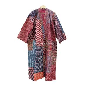 Venta al por mayor de Albornoz de algodón indio hecho a mano Maxi vestido Kimono estilo Ajrakh estampado parche trabajo diseño de talla grande Kantha ropa de dormir - Product Image 1