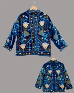 Manteau matelassé brodé à la main Suzani Jacket Party Wear, manteau Boho indien fait main, vêtements de Noël beau manteau matelassé, - Product Image 3