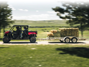 รถอเนกประสงค์ขับเคลื่อน 4 ล้อ UTV 300 ซีซี 4 จังหวะ เกียร์ธรรมดา ได้รับการรับรองมาตรฐาน EEC สำหรับทุกสภาพพื้นผิว รถเอทีวีพร้อมตะกร้าหน้า สำหรับใช้งานในฟาร์ม/ทางเดินในไร่นา ใช้เชื้อเพลิงเบนซิน/ดีเซล 10 ลิตร - Product Image 4
