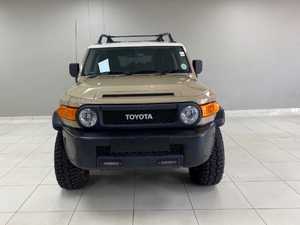 Toyota FJ Cruiser 4.0 V6 SUV 2022 Usado - Product Image 2