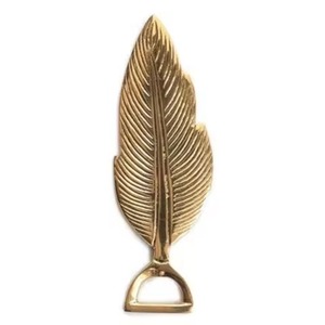 Ouvre-bouteille en laiton en forme de plume, élégant et décoratif, ouvre-bouteille de bière vintage, outil de bar pour la maison, la cuisine, les fêtes et les cadeaux - Product Image 1