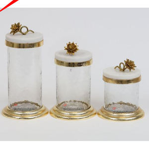 Boîte en verre pour articles d'hôtel de conception premium avec couvercle décoratif en marbre et en métal pour les décorations - Product Image 6