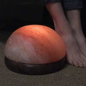 Lampe en dôme de sel de l'Himalaya de 11 pouces pour les mains et les pieds |   Exportateur de confiance pour toute forme et toute utilisation de sel de l'Himalaya, détoxification et massage - Product Image 5