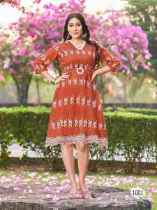 Qualité d'exportation indienne haute sur demande attrayant coton cambric court Kurti avec Shifli travail exportateur mondial femme mode - Product Image 4