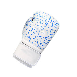 Gants de boxe en cuir personnalisés en gros fabriqués au Pakistan avec logo personnalisé imprimé, design durable, gants d'entraînement pour le sparring, évacuation de l'humidité - Product Image 6